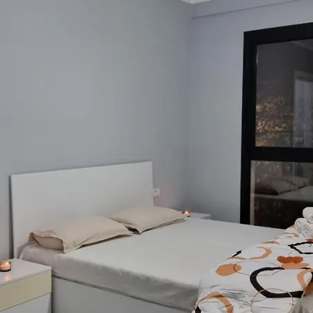 Διαμέρισμα Mine Peza Lux *