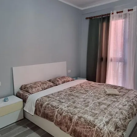 Mine Peza Lux Διαμέρισμα *