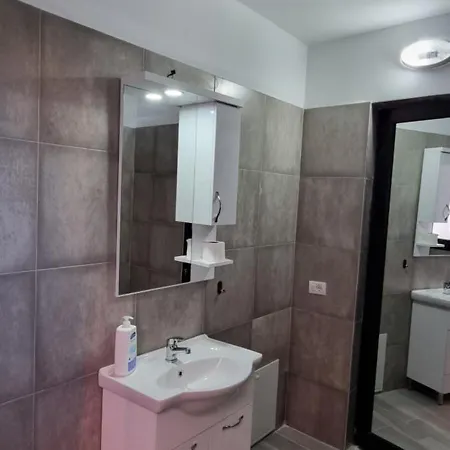Διαμέρισμα Mine Peza Lux *